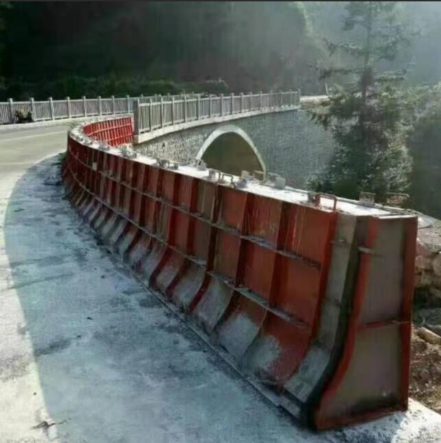 隔离墩优博手机平台_优博（中国）.jpg